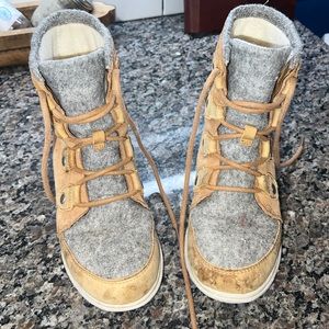 SOREL Women's Explorer  Joan